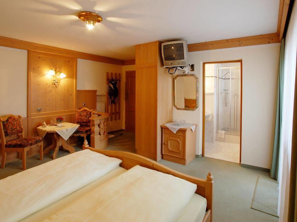 Hotel Gebirgshaeusl Engedey Bagian luar foto