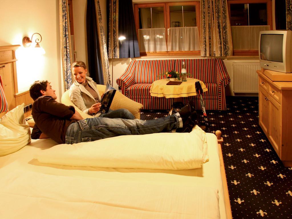 Hotel Gebirgshaeusl Engedey Ruang foto